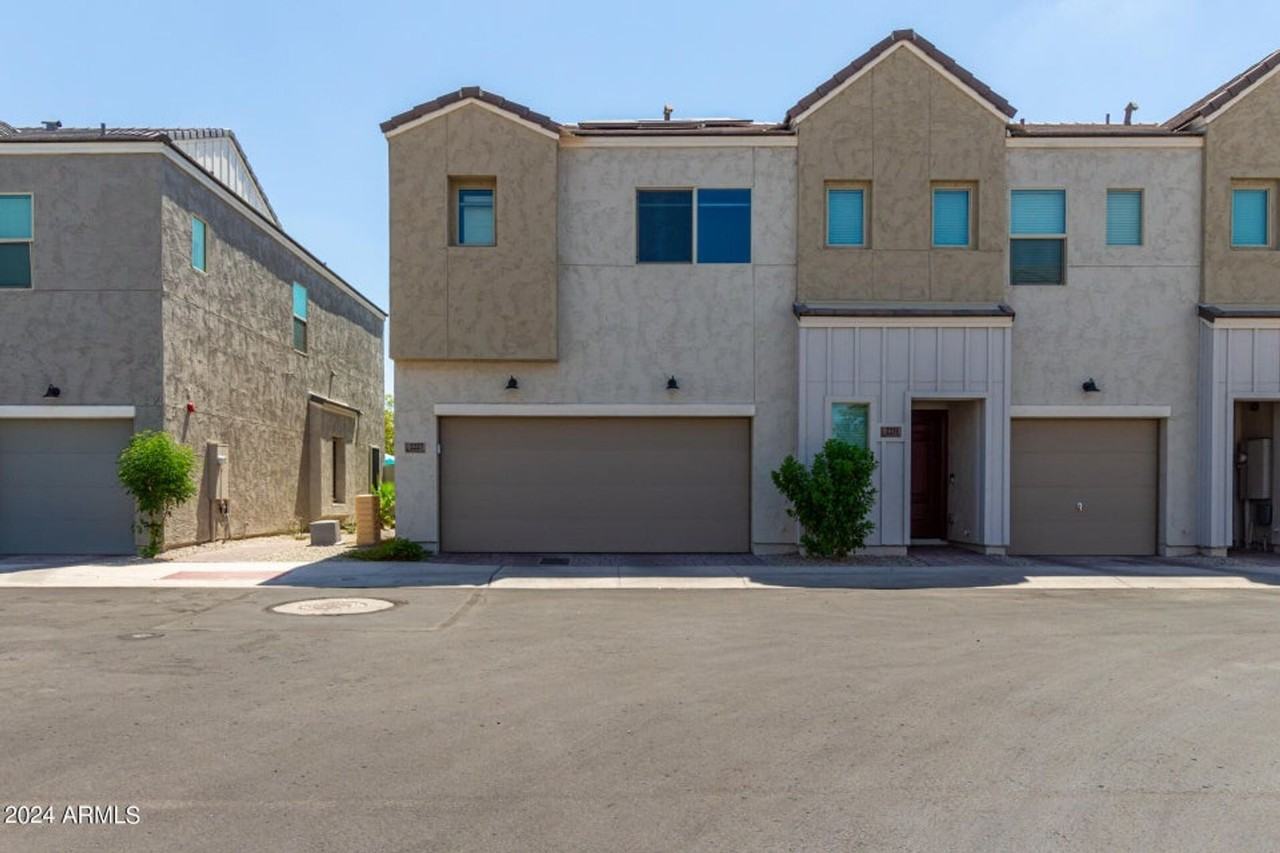 2227 W Laurie Ln - Photo 2 of 50