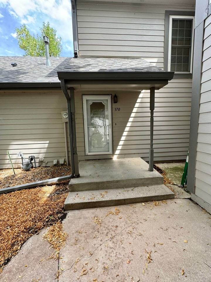 370 Cobblestone Dr - Photo 3 of 41