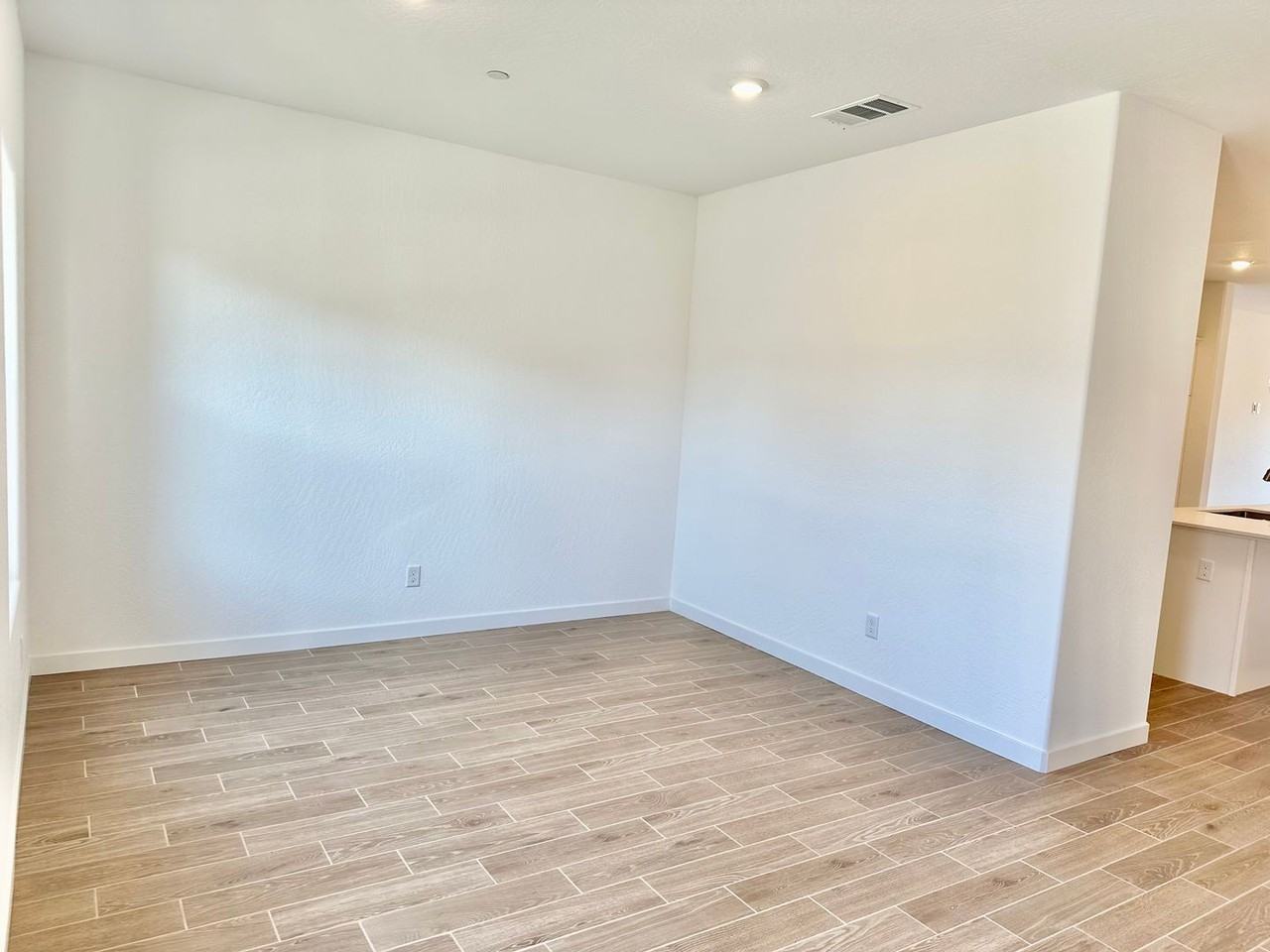 843 Ponderosa Way W - Photo 3 of 43