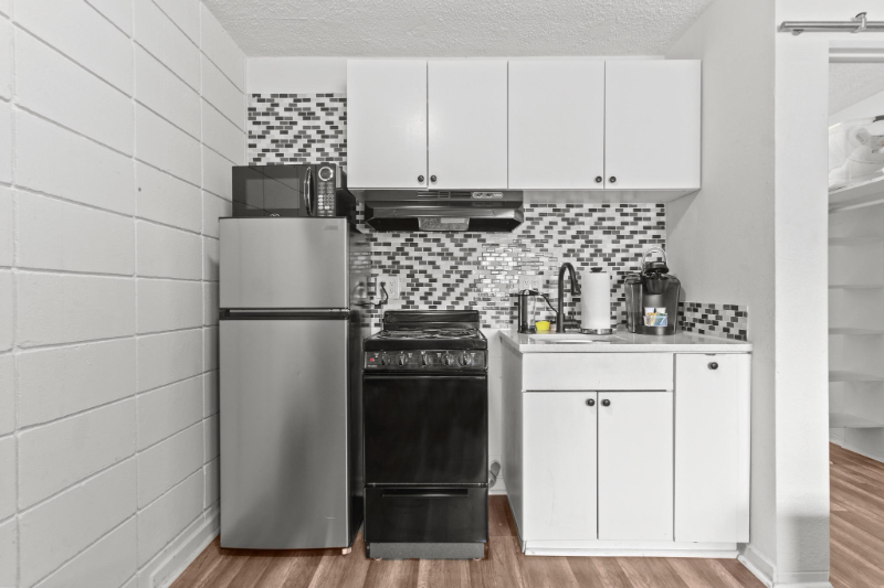 425 2nd St N #17 - Photo 3 of 7