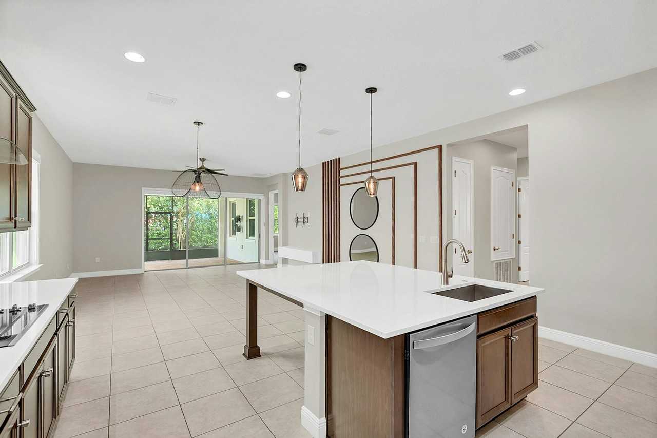 10227 Henbury Street - Photo 5 of 40