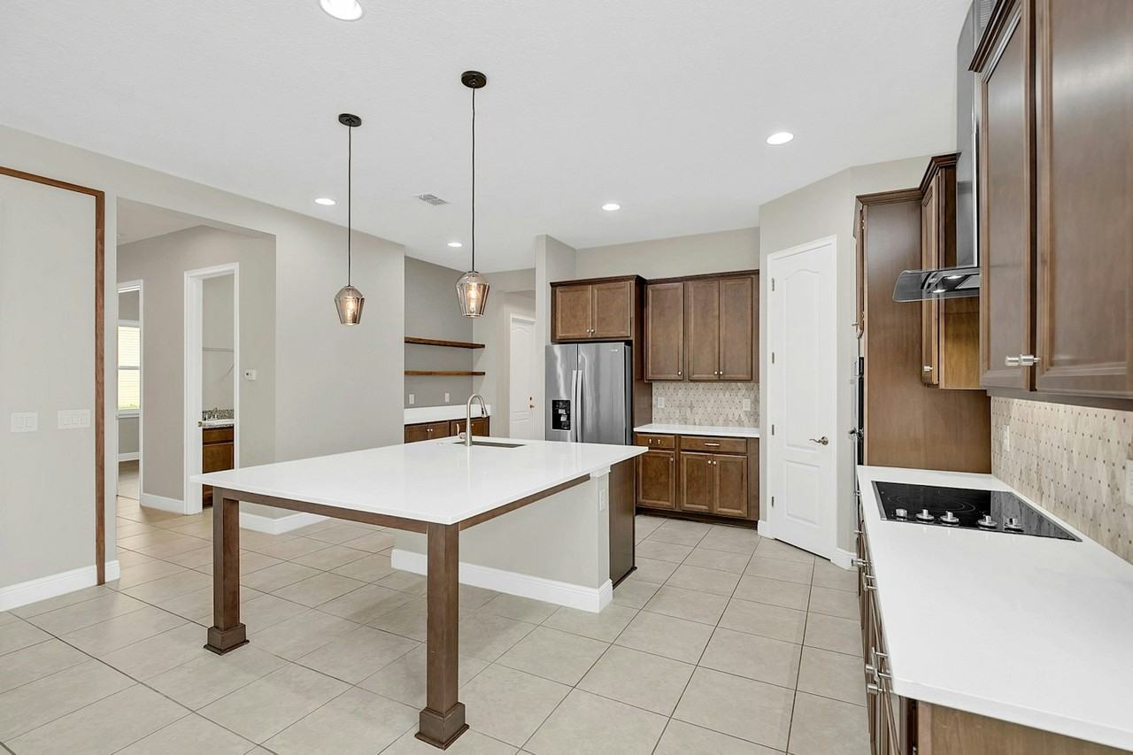 10227 Henbury Street - Photo 7 of 40