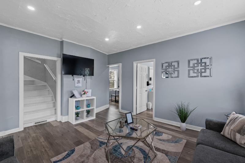 124 W Garfield Ave - Photo 3 of 18