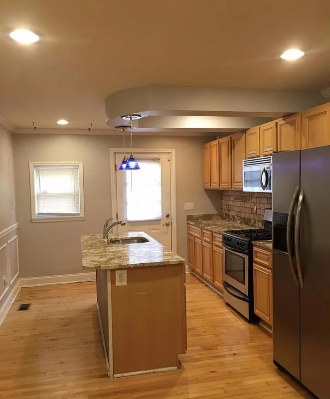 1013 W Cross St - Photo 4 of 10