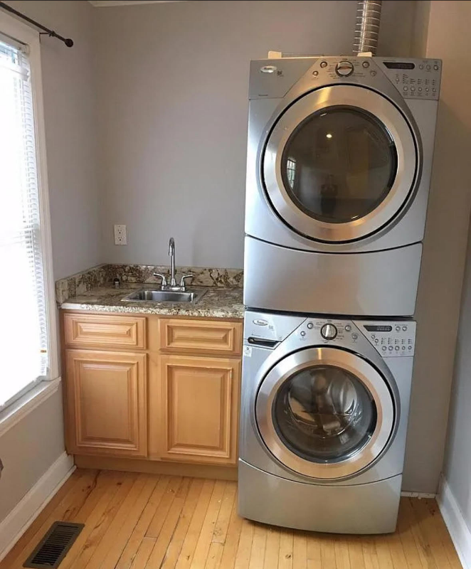 1013 W Cross St - Photo 6 of 10