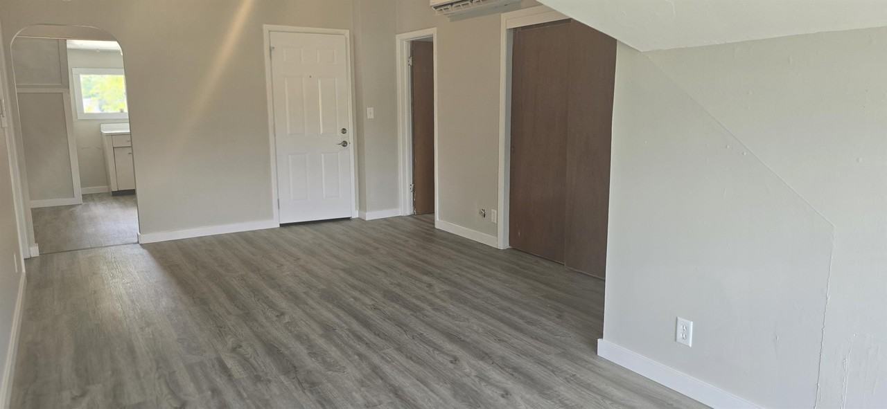 605 West Macon Street - Photo 2 of 16