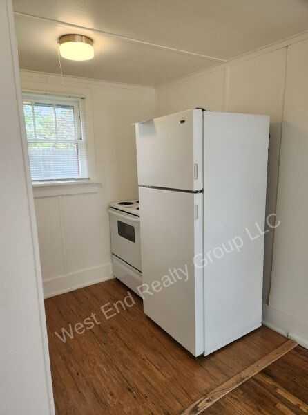 765 North Colorado Avenue - Photo 2 of 9