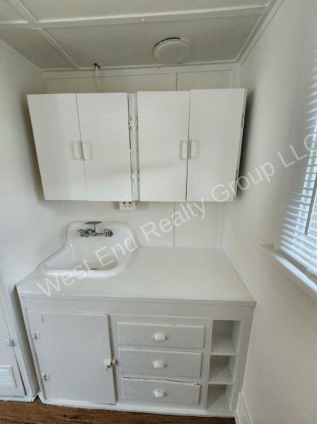 765 North Colorado Avenue - Photo 3 of 9