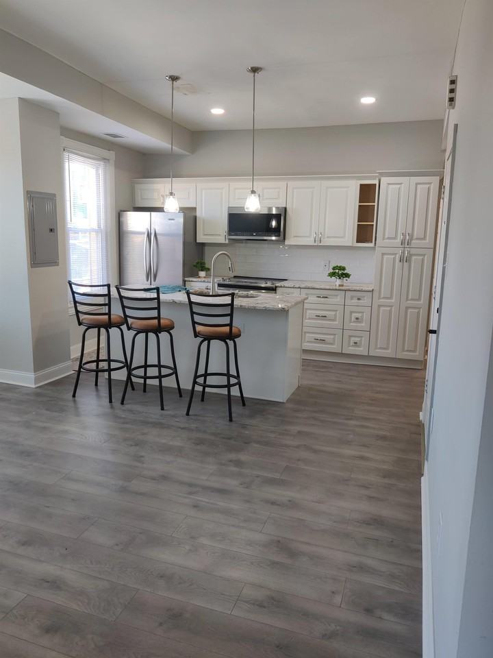 1200 West Airdrie Street - Photo 3 of 22