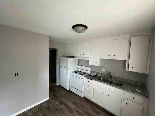 180 Charles Street Northeast - Photo 5 of 7