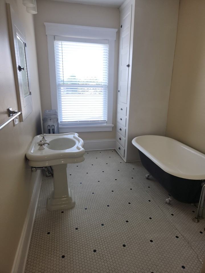 Carpenter - Photo 3 of 11