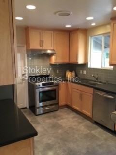 1110 Walker Ave - Photo 2 of 15