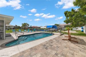 featured image of 102 Se 40th St