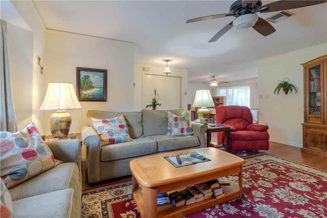 37 Oakland Hills Pl - Photo 5 of 39