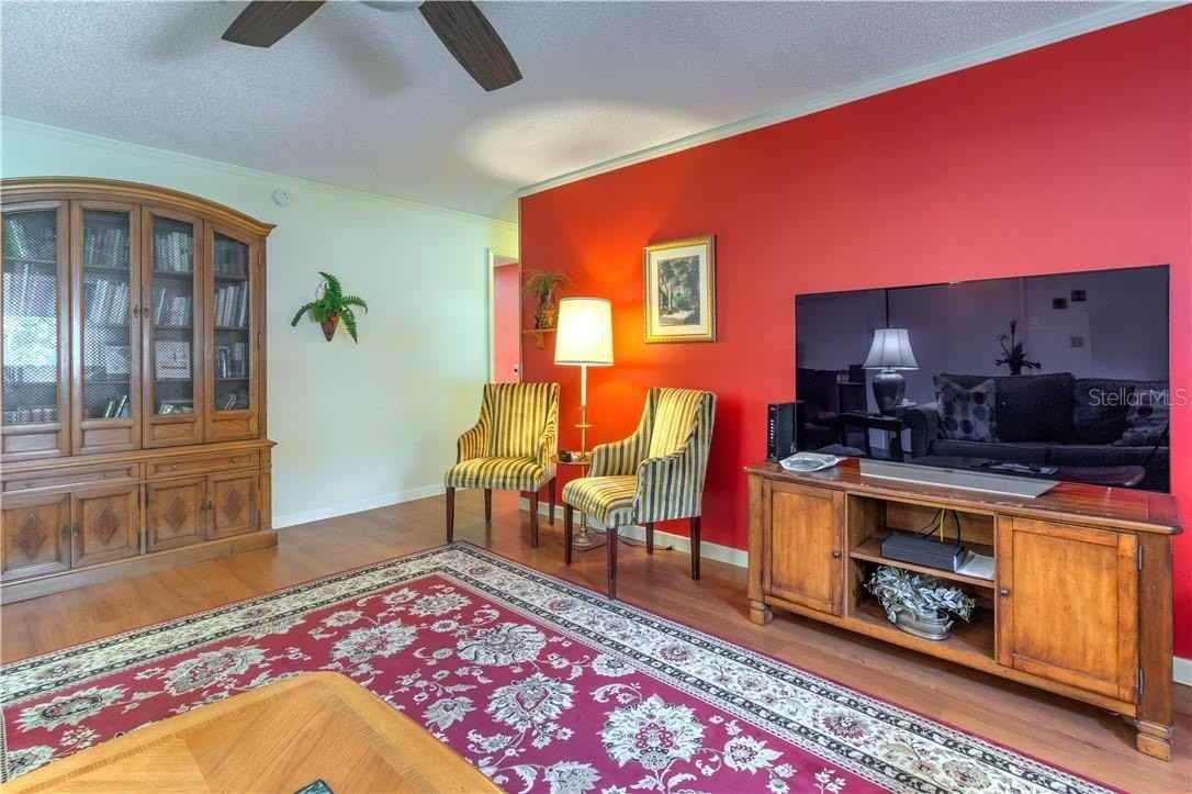 37 Oakland Hills Pl - Photo 7 of 39