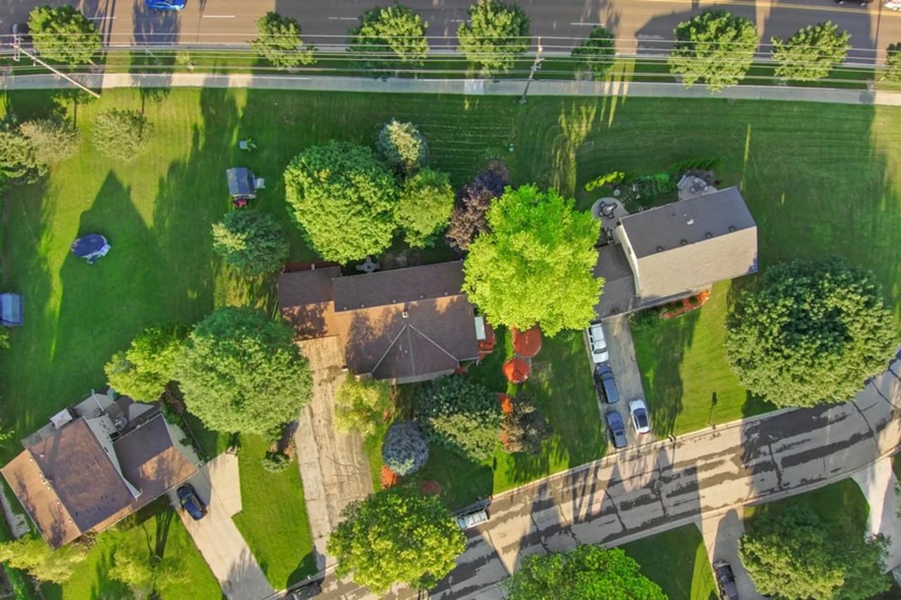 W156N10506 Jefferson Ln - Photo 3 of 10