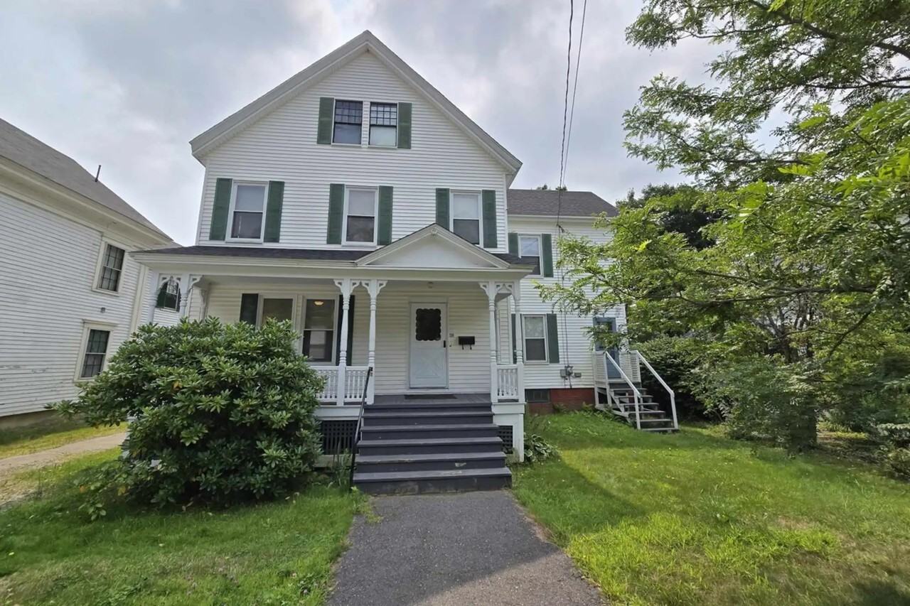 138 North St - Photo 2 of 26