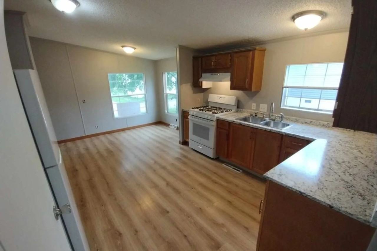 8347 Chadsworth Dr S - Photo 3 of 24