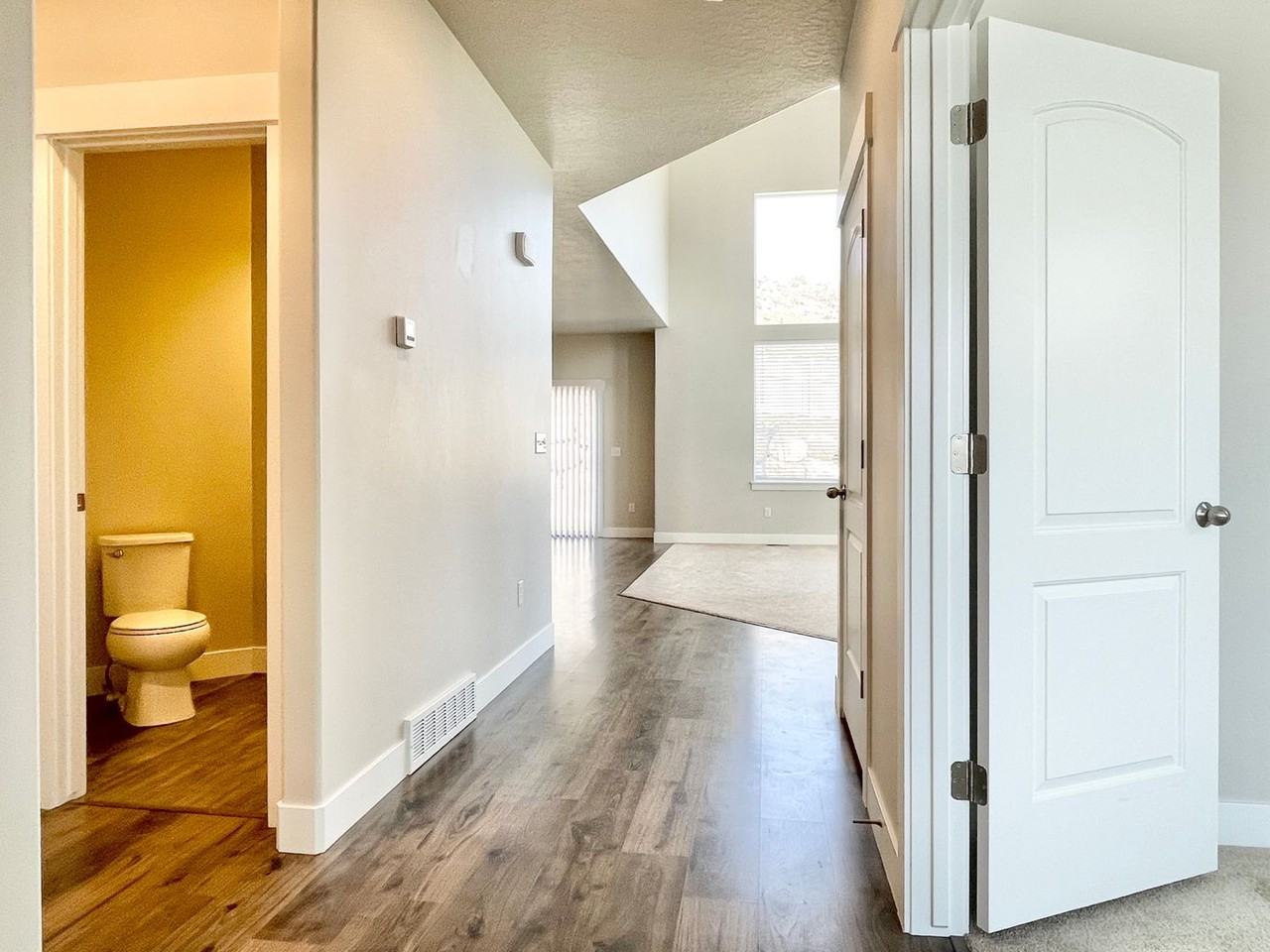 446 N Hill View Dr - Photo 2 of 42