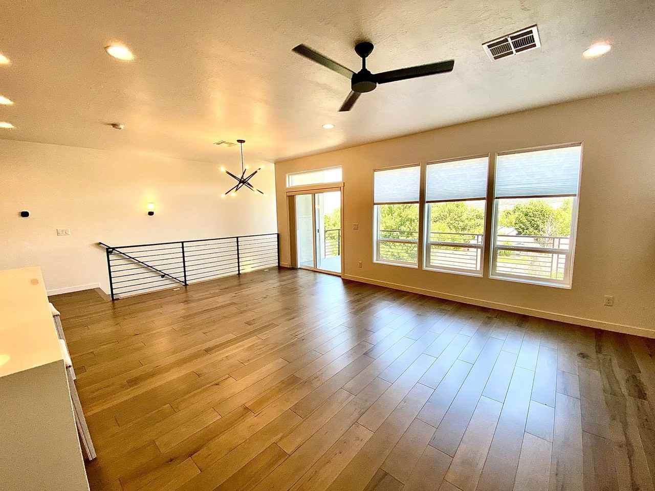 1258 E Echelon Ridge Ln - Photo 7 of 49