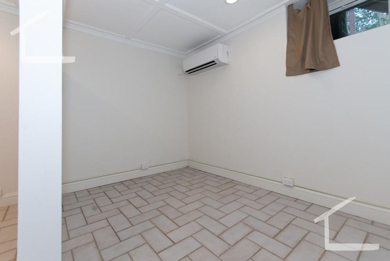 35 Bentley St - Photo 4 of 13