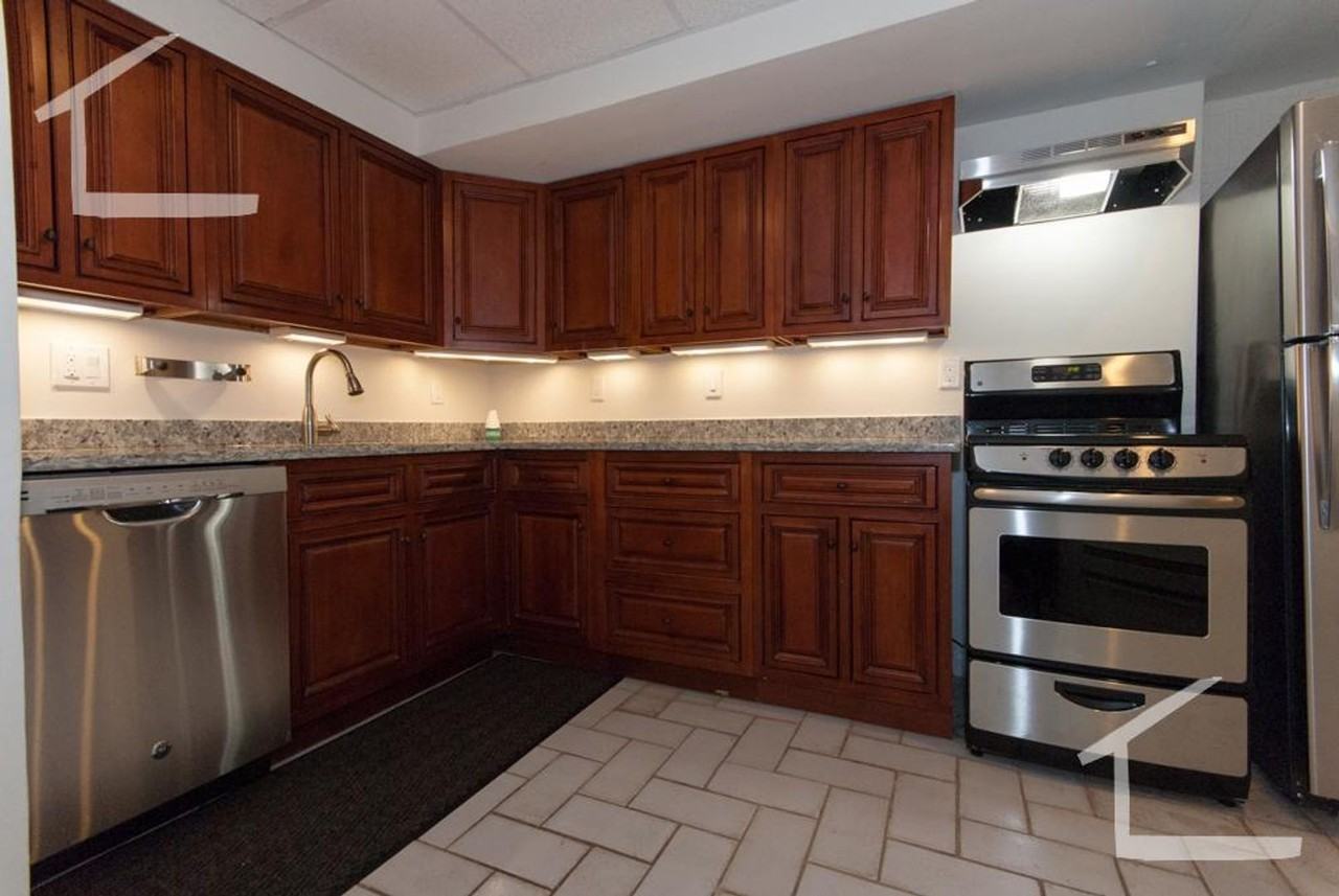 35 Bentley St - Photo 6 of 13