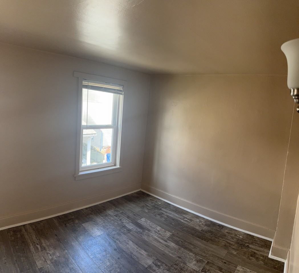 534 Church St - Photo 3 of 13