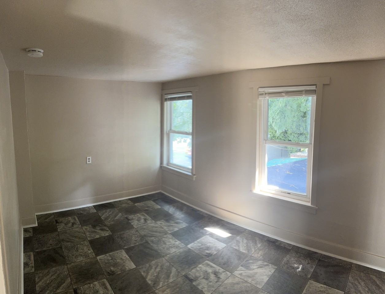 534 Church St - Photo 4 of 13