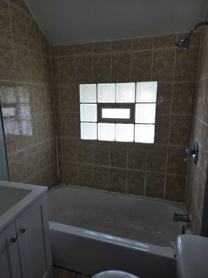 3475 W 46Th St - Photo 3 of 10