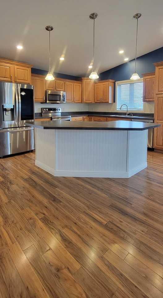 2304 4th Ave SW - Photo 2 of 13