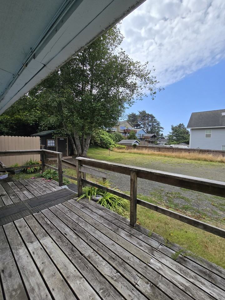 1706 Nw 26th St - Photo 2 of 21