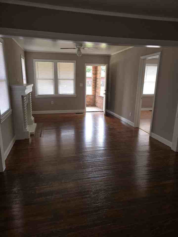 2209 N Youngs Blvd - Photo 2 of 7