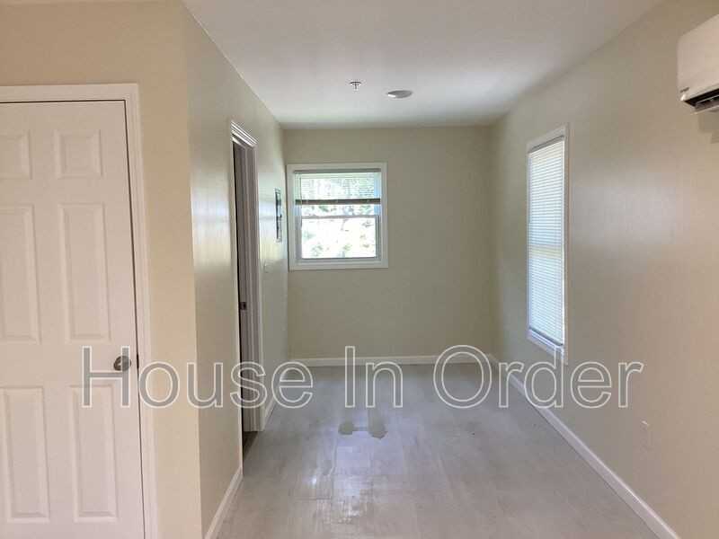 305 8th Ave E #204 - Photo 3 of 6