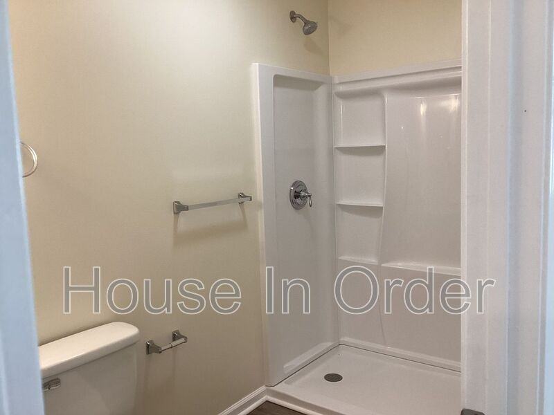 305 8th Ave E #204 - Photo 5 of 6