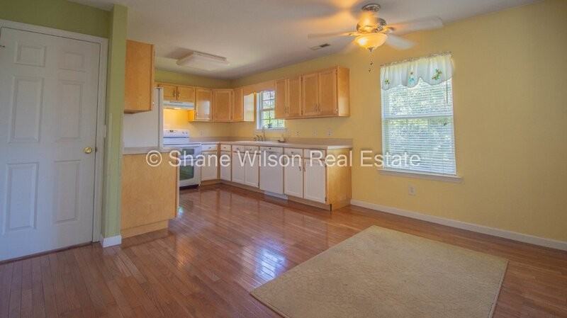 330 Farmingdale Pl Se - Photo 3 of 14