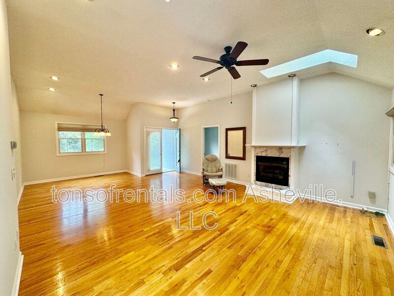 200 Turkey Pine Ct - Photo 4 of 29