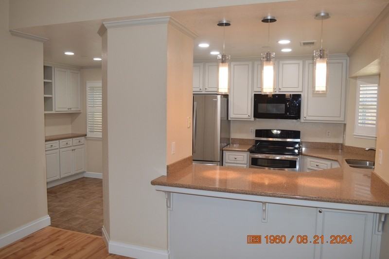 4504 Trowbridge Ln - Photo 3 of 31