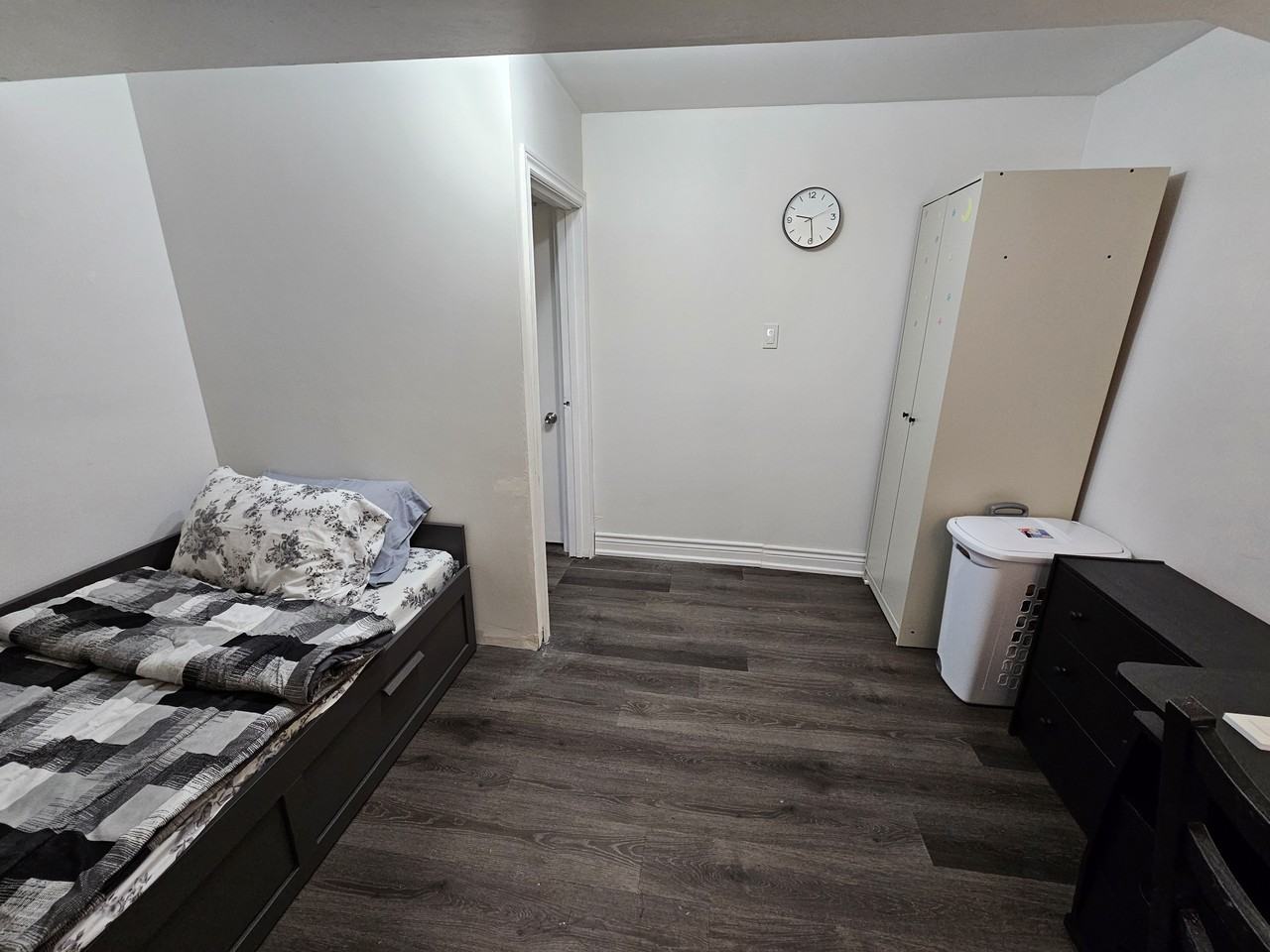 63 Norbrook Crescent - Photo 3 of 13