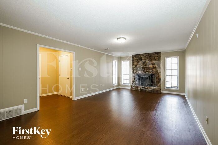 3138 Sleepy Hollow Rd - Photo 2 of 16