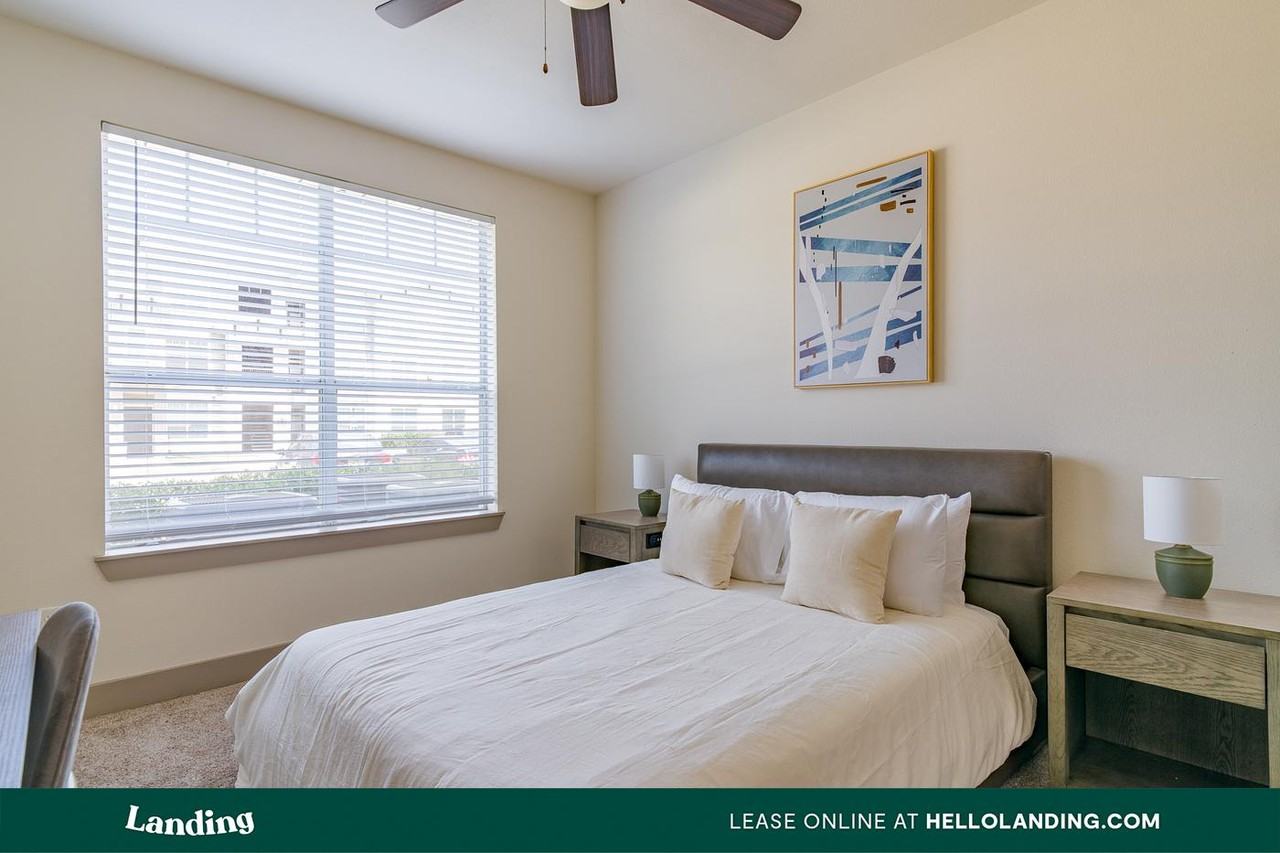 4115 Louetta Rd - Photo 3 of 50