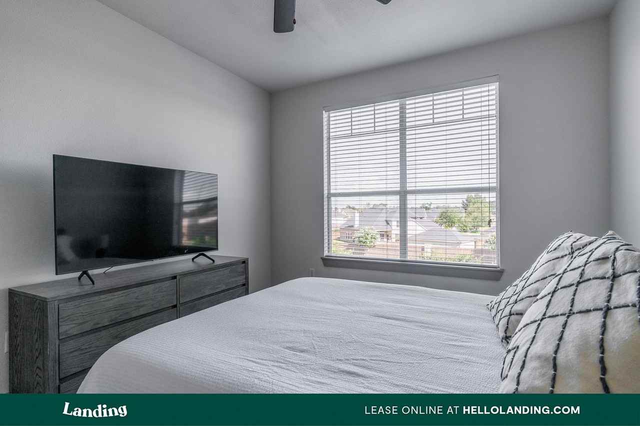 4115 Louetta Rd - Photo 6 of 50