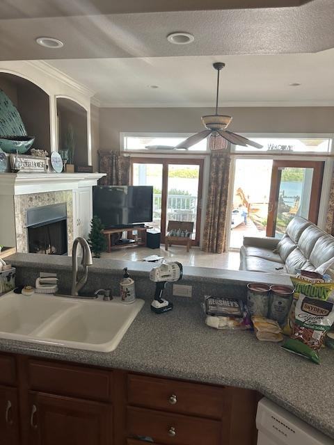 1405 Riverside Dr - Photo 4 of 21