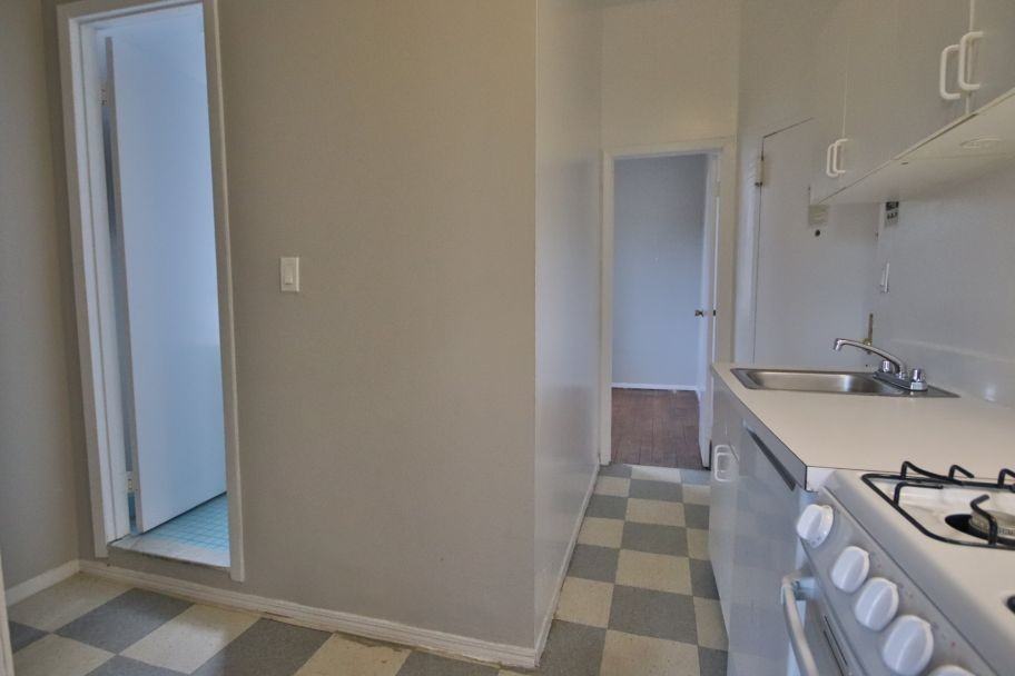 543 E 5th St #10 - Photo 4 of 7