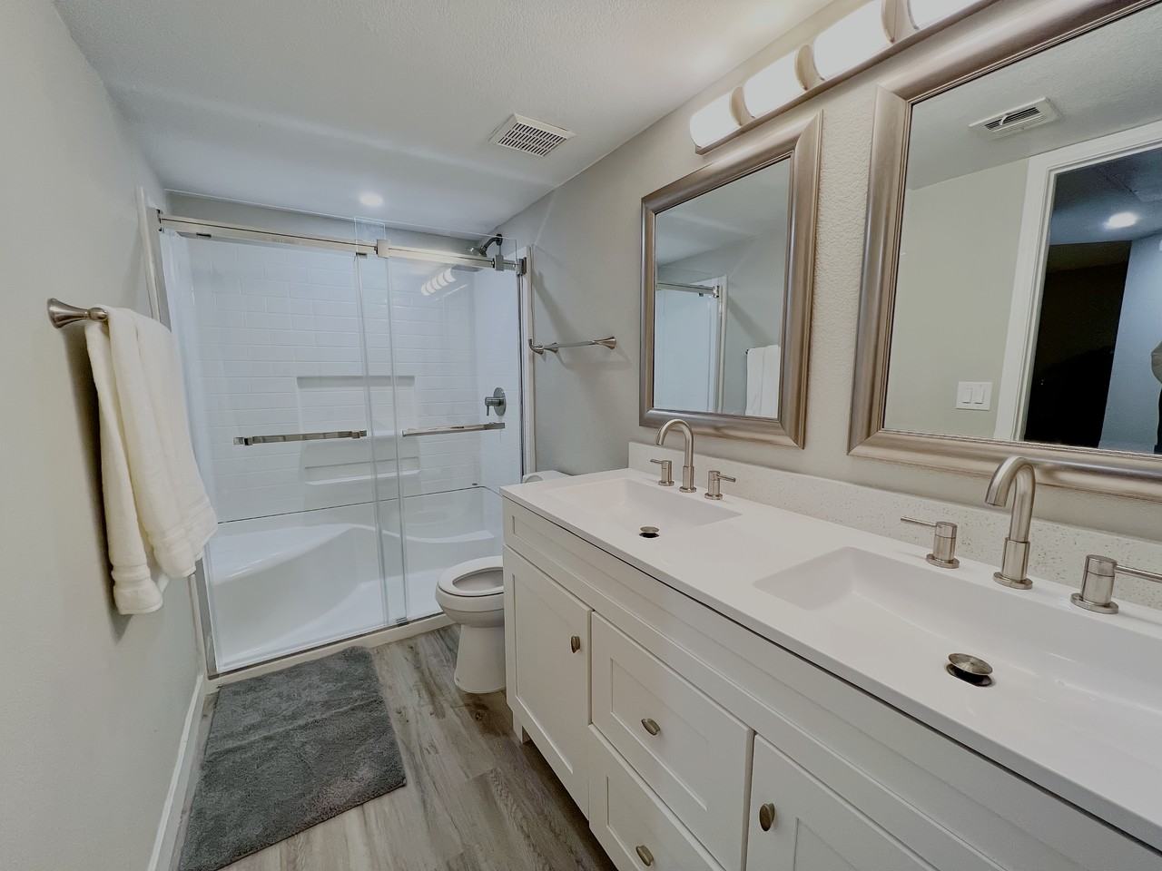 8455 W Sahara Ave Apt 181 - Photo 2 of 10