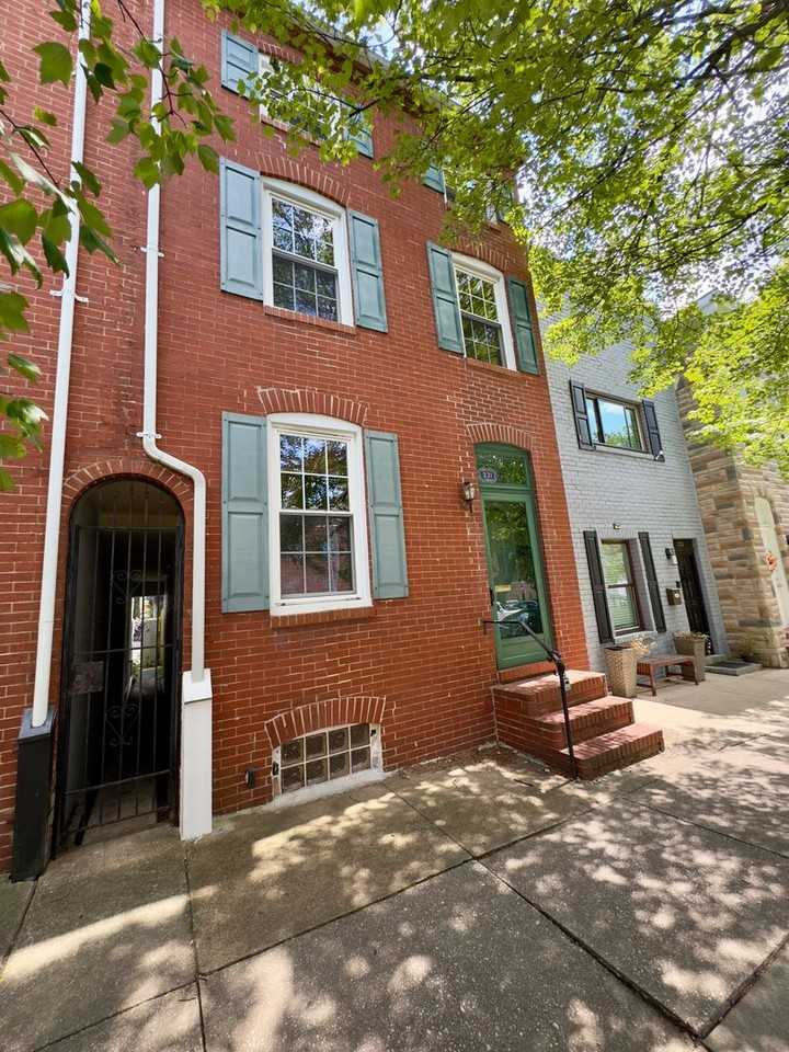 331 S Ann St - Photo 2 of 46