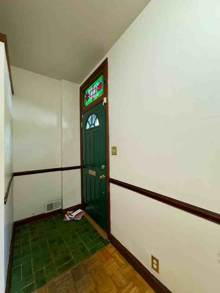 331 S Ann St - Photo 3 of 46