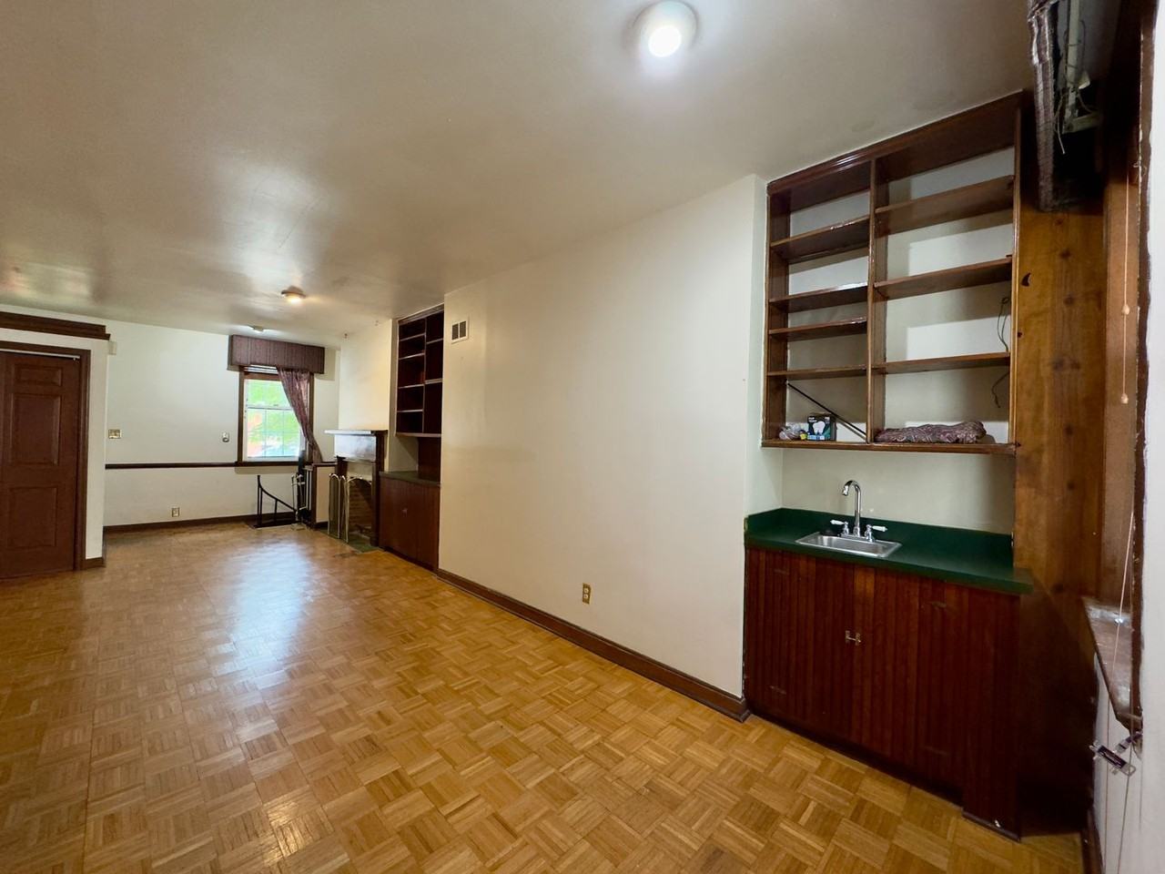 331 S Ann St - Photo 6 of 46