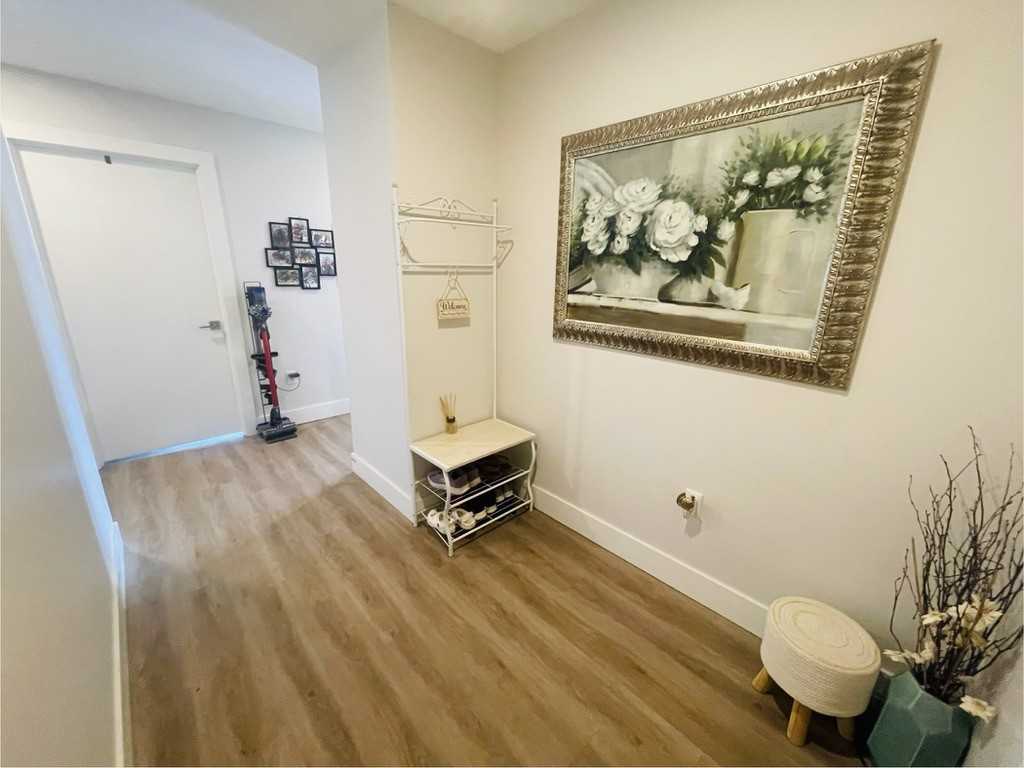 185 Wentworth Drive - Photo 3 of 8