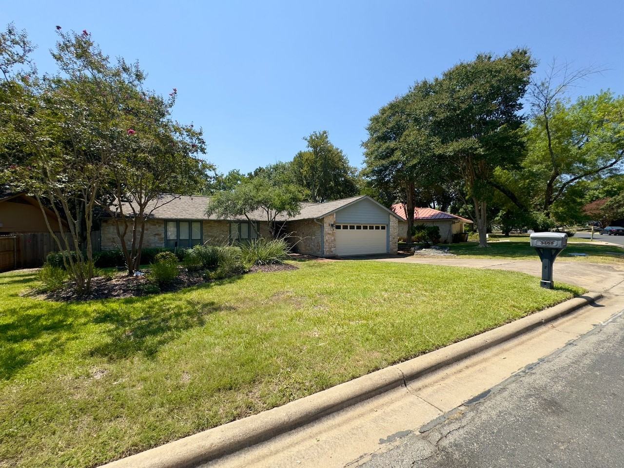 3407 Peregrine Falcon Dr - Photo 2 of 18