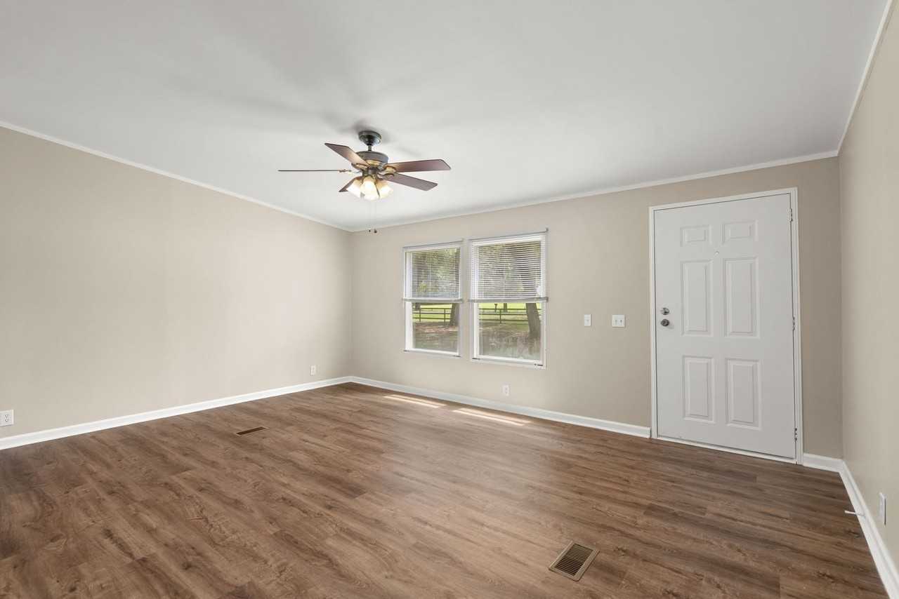 327 Myers Mayo Rd - Photo 5 of 32